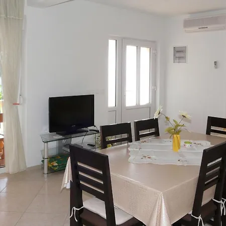 شقة In Prizba With Sea View, Balcony, Air Conditioning, Wifi 5080-1