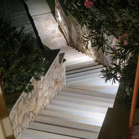 Apartment In Prizba With Sea View, Balcony, Air Conditioning, Wifi 5080-1 Blato (Korcula)